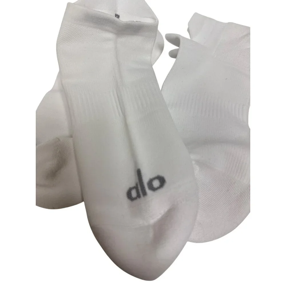 Alo Yoga Women's No Show Socks White Blister Tab 2 Pair Saize Large Arch New